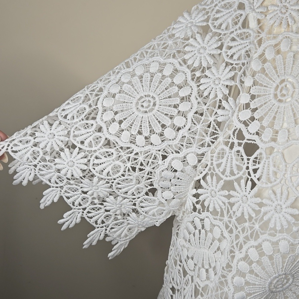 Chico's White Lace Crochet Tunic Top with Pleated Hem – Size 2 (Large) - Picture 5 of 9